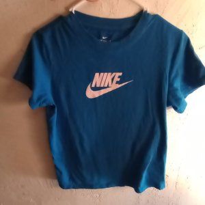 Nike woman's tshirt